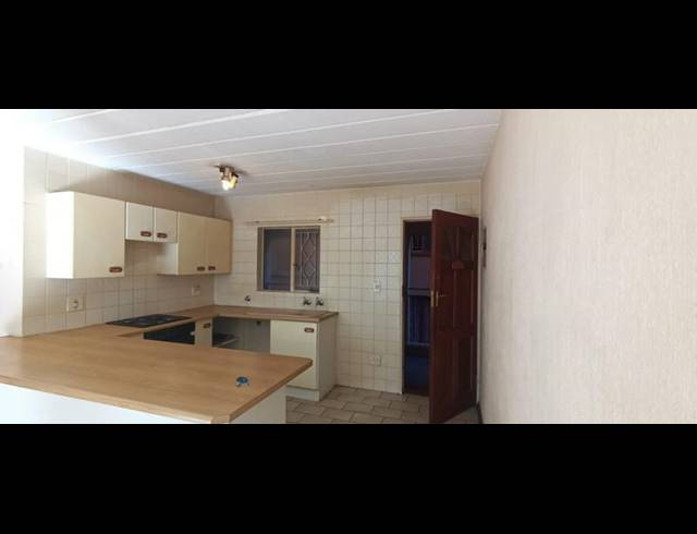 2 BEDROOM PROPERTY TO RENT IN HELDERKRUIN